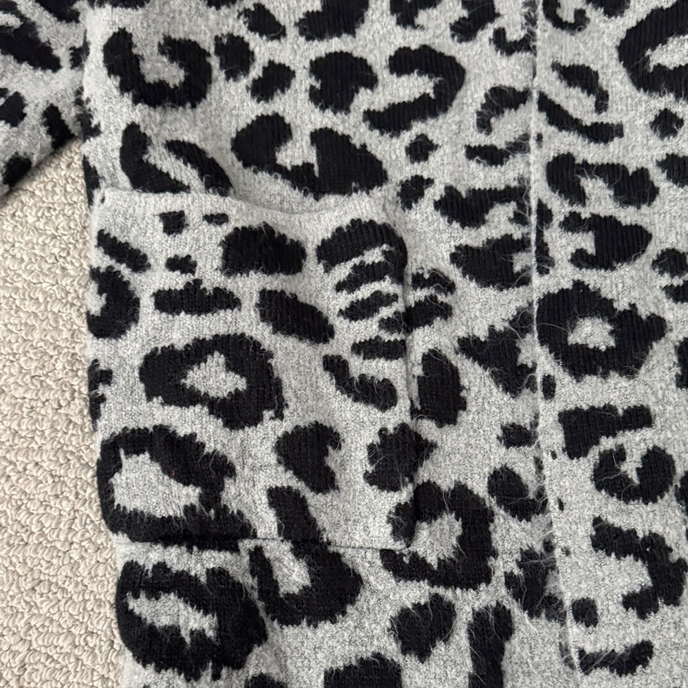 Leopard Print Cardigan - Picture 2 of 3